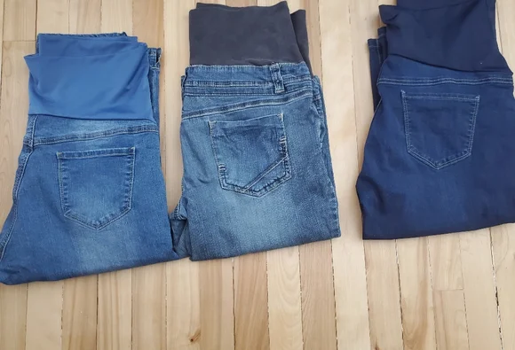 Lot of 3 Maternity denim capri pants - Picture 2 of 7